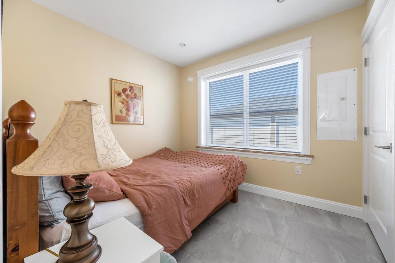 Three Bedrooms Brand New Laneway House Near Public Transit Vancouver Eksteriør bilde